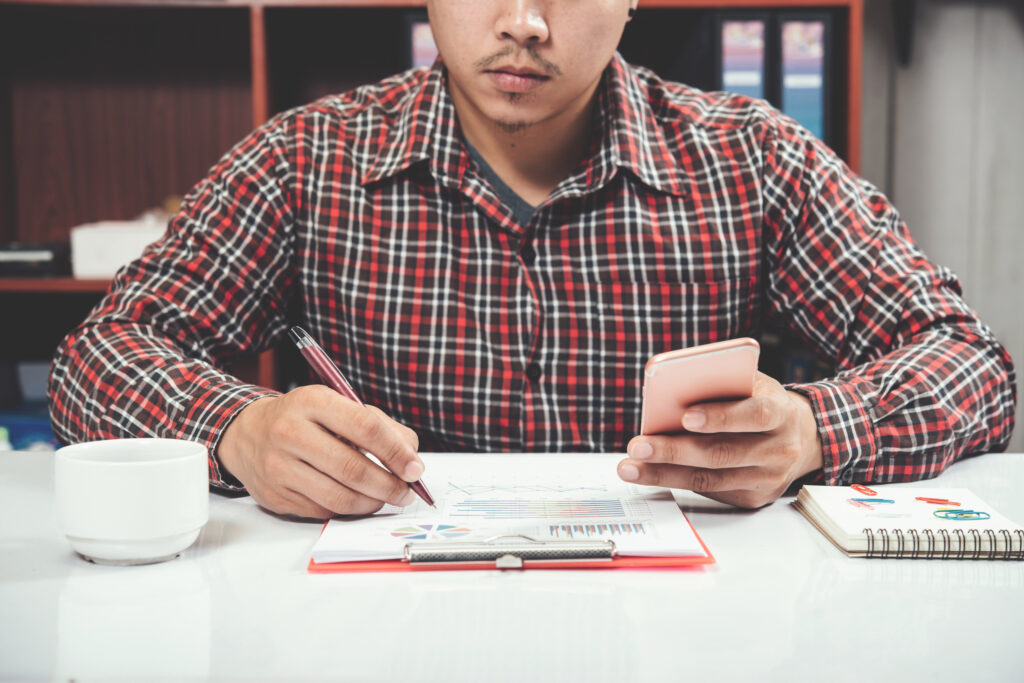 5 Signs It’s Time to Hand Your Unpaid Invoice to a Debt Collector