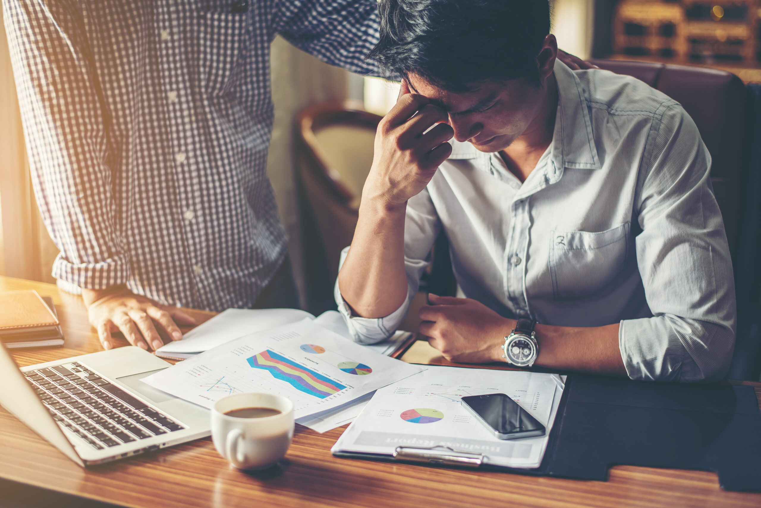 Small business recovering overdue invoices while protecting cash flow and reducing financial risk